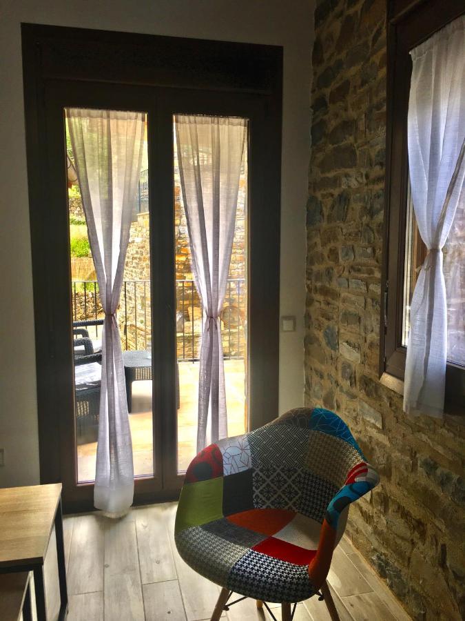 Apartamentos Bajo Pena Apartamentos Sanlorien El Pueyo de Araguás Dış mekan fotoğraf