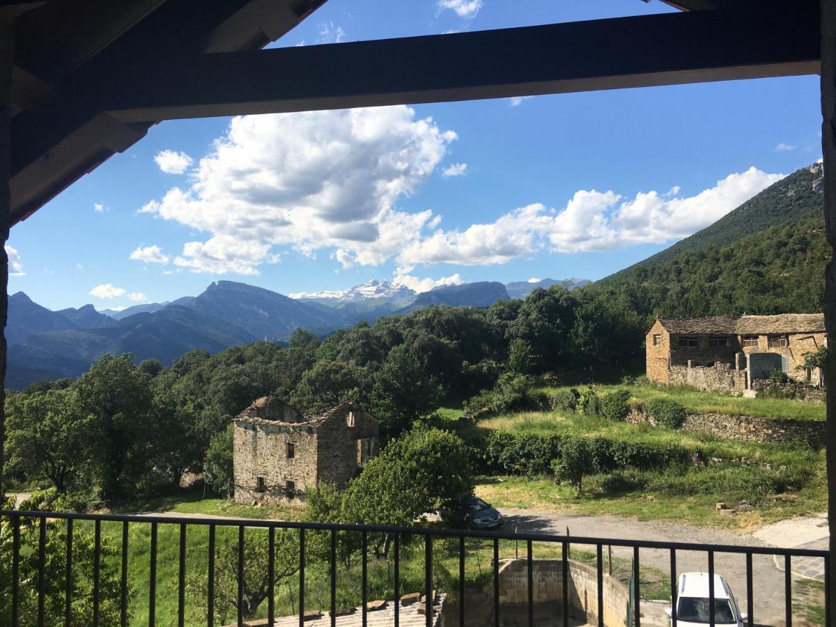 Apartamentos Bajo Pena Apartamentos Sanlorien El Pueyo de Araguás Dış mekan fotoğraf