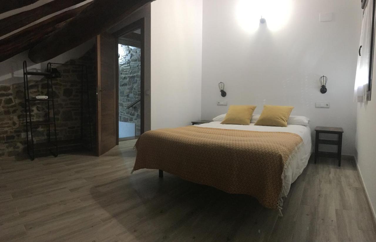 Apartamentos Bajo Pena Apartamentos Sanlorien El Pueyo de Araguás Dış mekan fotoğraf